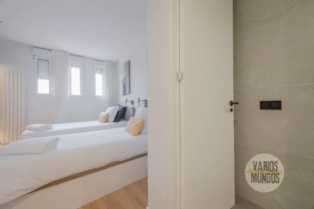 Deluxe Interior Design En La Plaza De Chueca Madryt