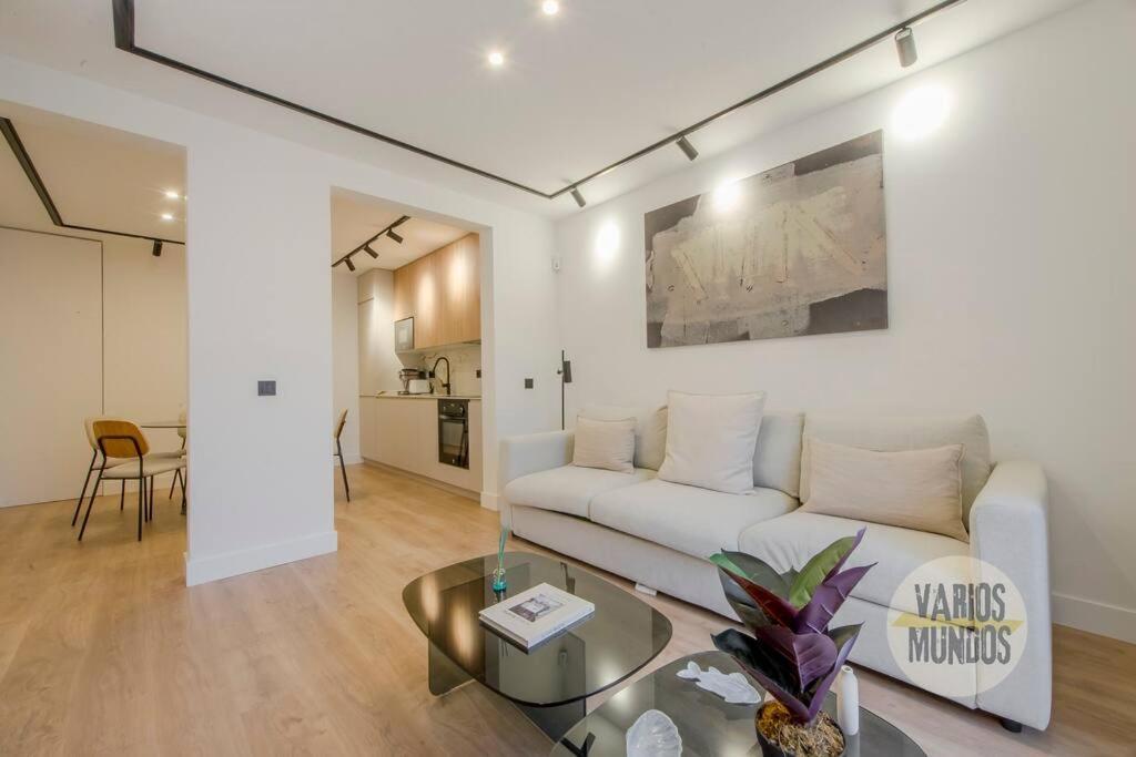 Deluxe Interior Design En La Plaza De Chueca Apartament Madryt